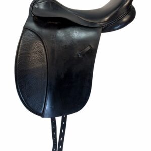 18 Inch Used Cambridge Dressage Saddle Medium Tree