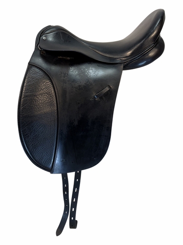 18 Inch Used Cambridge Dressage Saddle Medium Tree